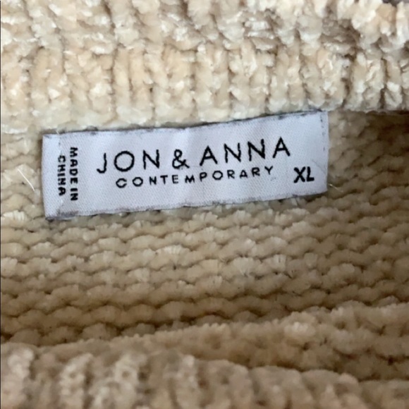 VERY SOFT Sweater - Picture 3 of 3